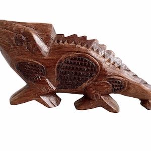 Vintage Indonesian Asian Gecko Wood Wooden Decorative Ornament Figurine Decorative Sculpture Carving c1980&#39;s / English Shop