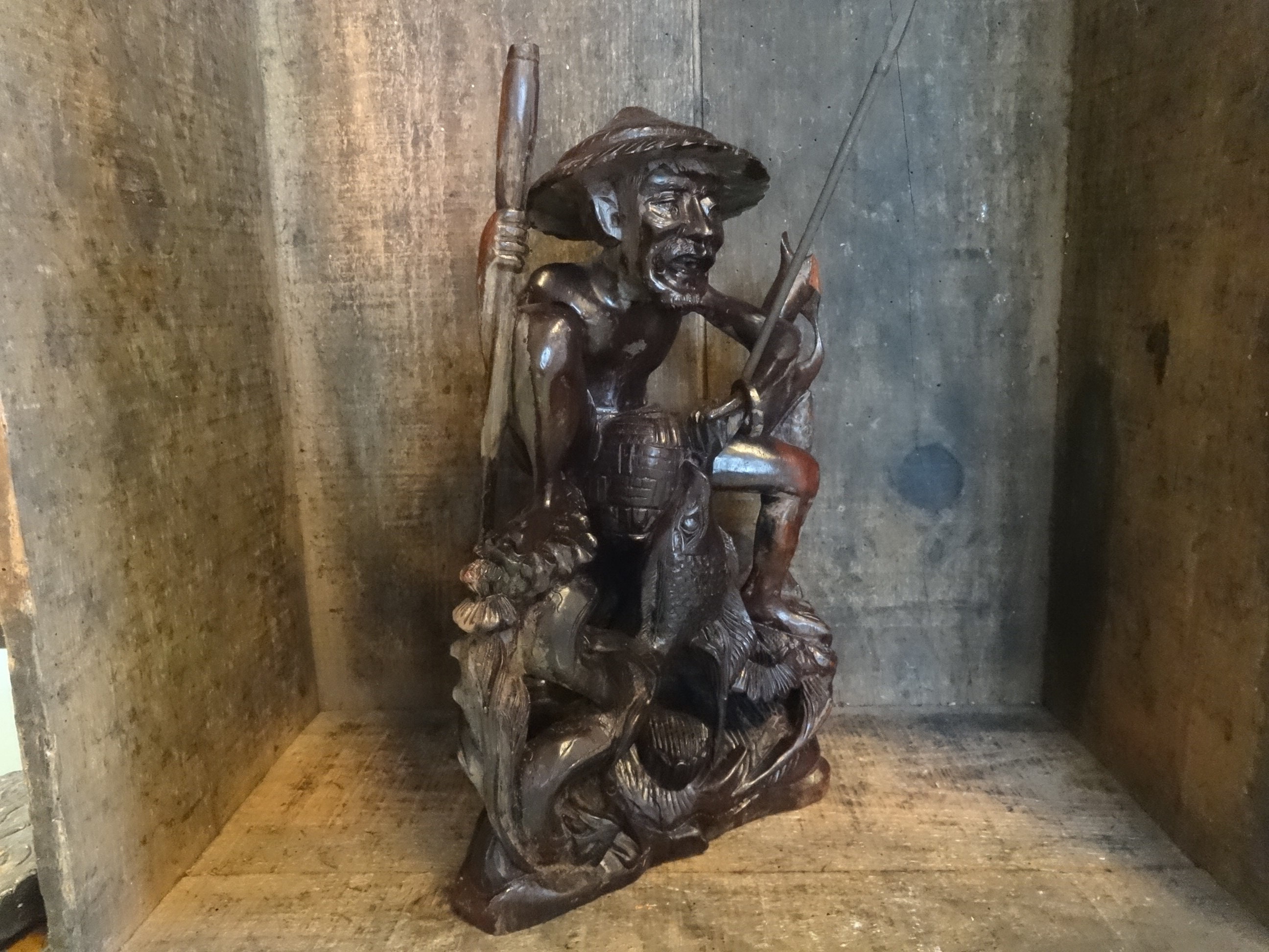 ヴィンテージの中国漁師像 木彫りの男性像 破損あり 1950～60年代頃