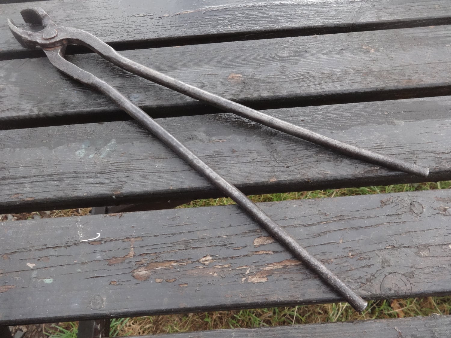 Making tongs is hard to do : r/Blacksmith