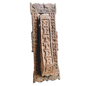 Antiguo buzón inglés pequeño de hierro metálico con tapa para buzón, con orificio para trampilla, para puerta de buzón, aldaba, circa 1900 / EVE of Europe