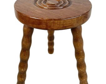 Hocker Vintage Französisch Dreibein Bobbin Stil Bein Stuhl Sitz Holz Melken Küchentisch Pflanzenablage Ständer Sockel Tabouret ca. 1970er Jahre / EVE