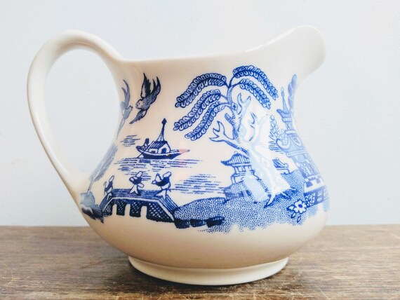 Philippa Whittle“The Blue Jug”ビンテージ 額 Splatterware Twist Handle Pitcher, Blue on Blue | Reed
