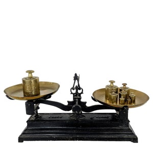 Antique French Force Heavy Cast Iron Kitchen Weighing Scale Heavy Patina Rusty Surface Butcher Grocer Circa 1910&#39;s / EVE