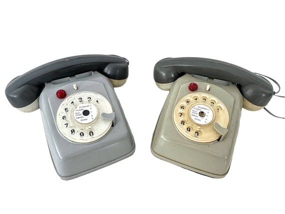 Telefono giocattolo vintage francese con cornetta telefonica, batteria,  dimensioni per bambini piccoli, anni '60'70 circa/EVE -  Italia