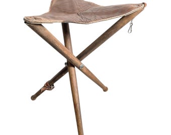 Tabouret Trépied de Vacher en Bois Brut Ancien