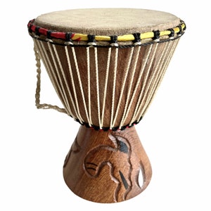 Vintage afrikanische kleine Trommel Musikinstrument Holz Holzinstrument Dekorative Verzierung Percussion Decor circa 1990-00 / EVE von England