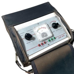Vintage French Electrical Testing Equipment Meter Cased GN24 1960-70&#39;s / EVE