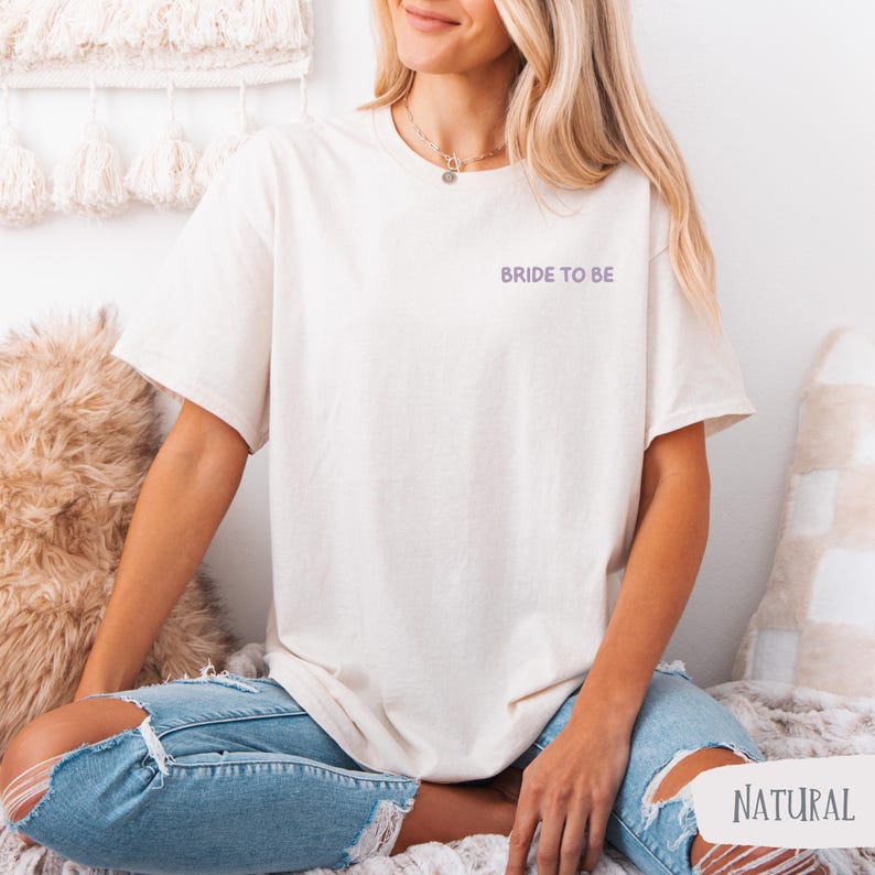 May include: A handmade wooden sign with the word "Welcome" in a playful font. The sign has a distressed finish and a simple, rustic design, suitable for a front door or entryway. The sign is approximately 30 cm wide.