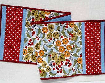 Summer berry and flower table runner, cheery farmhouse patchwork runner, quilted table runner, country chic table linens