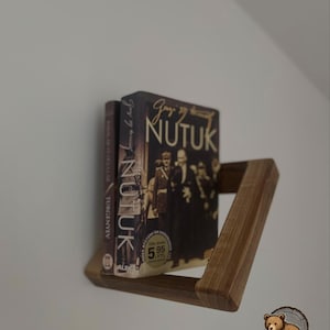 Minimalist Floating Walnut Book Shelf – Invisible Support Design
