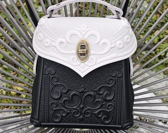 lululemon belt bag small vs large Everywhere Belt Bag back in stock at lululemon with a new name