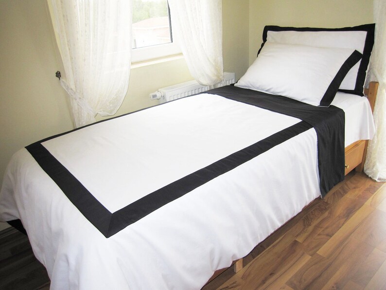 Queen White Duvet Cover With Black Border On Top 4 Pcs Black Etsy