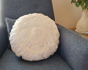 Handmade Crochet Lace Pillow Cover – Vintage Appliqued Linen Cushion