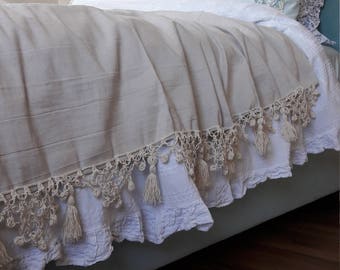 Tassel fringe Bedspread oversize King queen shabby chic bedding Bed spread pink ivory white crochet lace trim Turkish linen coverlet blanket