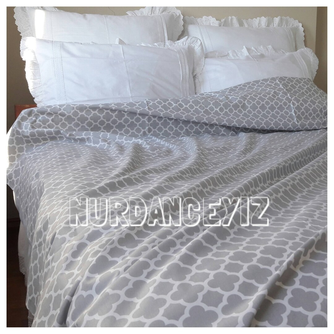Quatrefoil Duvet Cover. Moroccan Oversized Super Palatial King 120x120