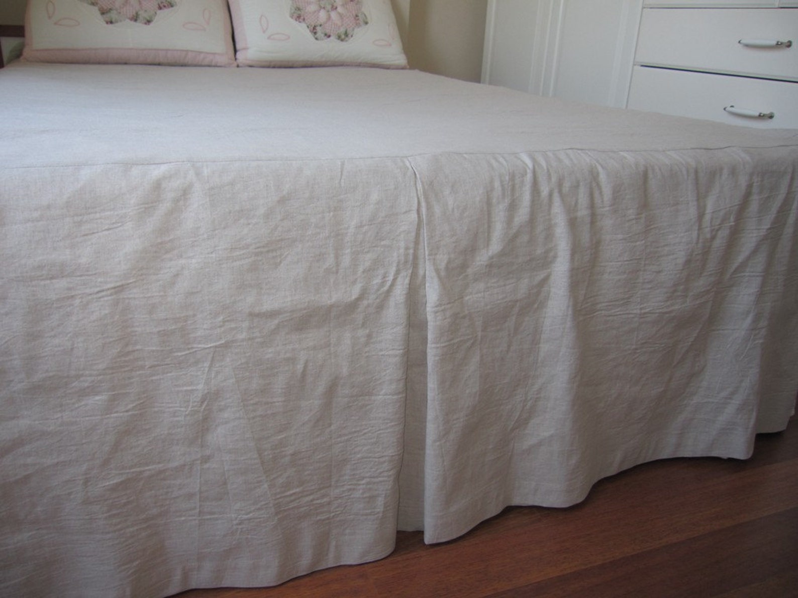 Split Corner Linen Bedspread, Box Pleated Skirted Coverlet 22 32 Drop