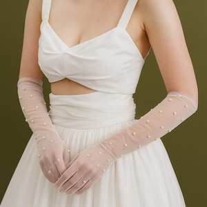 Handmade High-Quality Bridal Gloves With Pearls