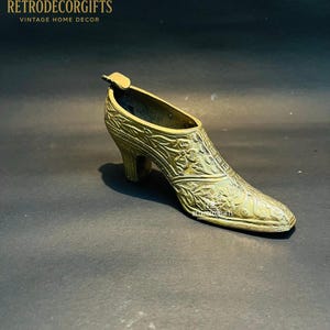 Brass Lady Shoe Shape Ash Tray | Quirky Retro Decor & Collectible .