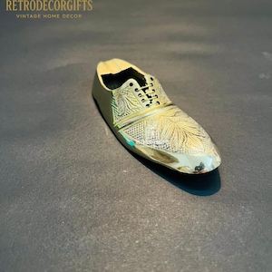 Brass Men&#39;s Shoe Shape Ash Tray | Quirky Retro Decor & Collectible .