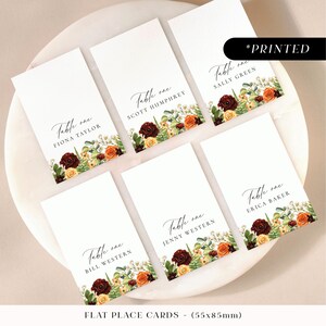 Tarjetas de lugar para bodas en tonos naranja quemado y burdeos intenso, tarjetas para nombres de invitados con estampado floral otoñal, tarjetas de lugar rústicas otoñales planas o plegadas