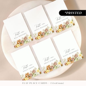 Marque-places de mariage avec fleurs d'automne, cartes de visite d'invités imprimées dans des tons ocre estompés, marque-places d'automne plats ou pliés rustiques