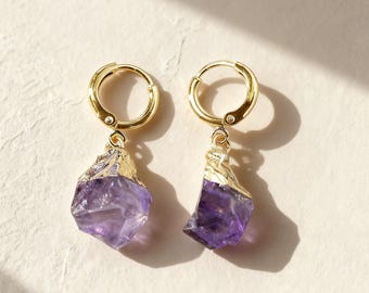 Raw Crystal Gold Hoop Earrings, Gifts for Woman, Huggie Hoop Earrings, Dainty Raw Stone Earrings, Crystal Gemstone Earrings, Boho Earrings