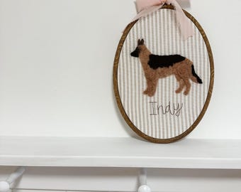 Custom Needle Felt Pet Portrait | Hand Embroidered Name, Wooden Hoop