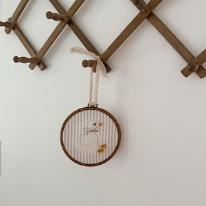 Handmade Needle Felted Goose Wall Art in Wooden Hoop – Farmhouse Nursery Decor – Vintage-Inspired Felt Goose