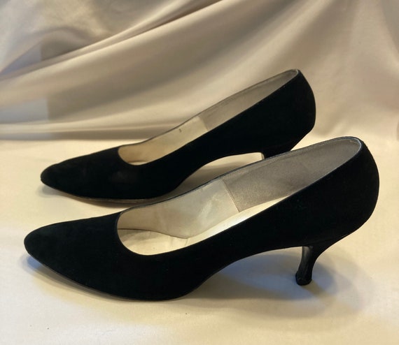 1950’s 1960’s Black Suede Lord & Taylor Pumps - image 1