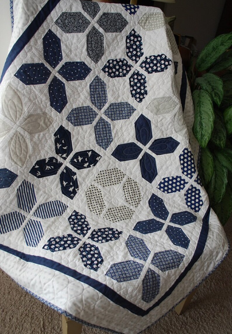 Vintage Antique Handmade Handsewn Star Pattern Patchwork Quilt Quilts Vintage Antique Handmade Handsewn Star Pattern Patchwork Quilt Quilts