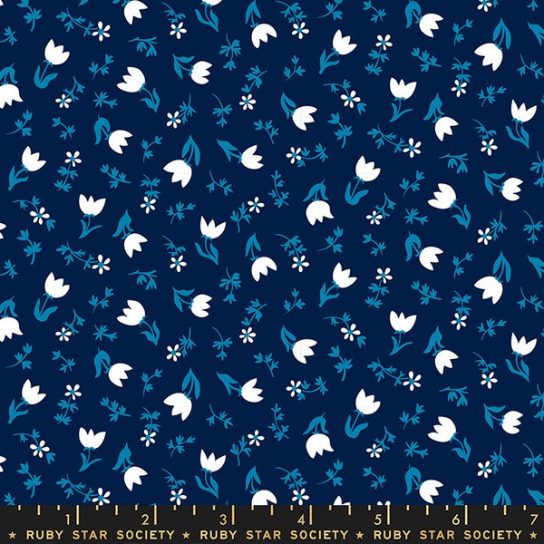 Smol Tulip Calico Navy RS3017 14 conçu par Ruby Star Society pour Moda