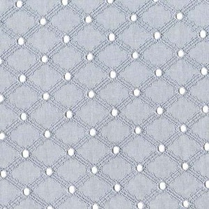 1 Fat Quarter of Lattice Eyelet Fog Light Grey di Michael Miller