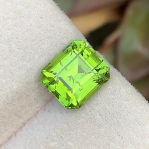 Natural Green Peridot Gemstone, Emerald Cut Loose Stone for Jewelry or Collection – 3.55 CT