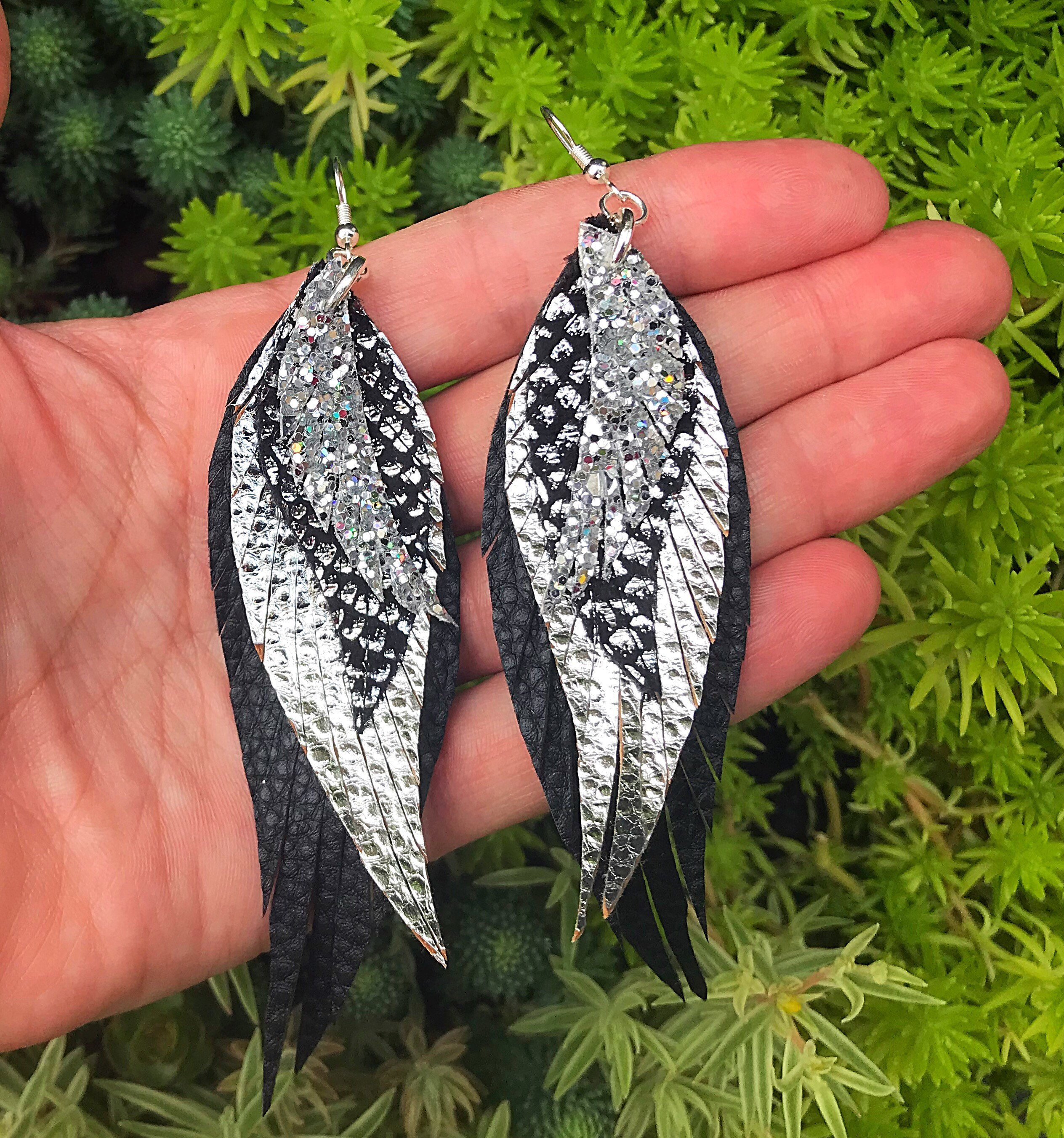 ピアス Fringe Mixed Color Earrings Claire Ombre Beaded Fringe Earrings - MIXED METALLIC