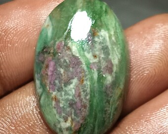 32 kt. Kwaliteitskwaliteit natuurlijk robijn fuchsiet hoogwaardig genezend kristal, edelsteen cabochon, losse cabochon, reactieve robijn fuchsiet palmsteen.