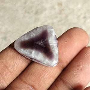 31 Cts. Obelisk Amethyst Triangle Quartz Wand Mineral Specimen Amethyst. Cevron Amethyst gemstone. Purpal high Quality Natural Crystal gift.