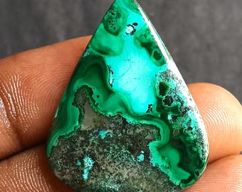 34 quilates. Piezas únicas. Cabujón de crisocola y malaquita A1. Piedra preciosa natural pulida. Cabujón de diseño para la fabricación de colgantes y anillos de alta joyería.