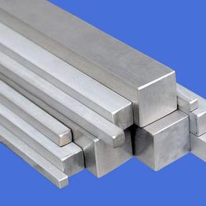 May include: A selection of silver metal square bars in different sizes, arranged against a blue backdrop. The bars have a matte finish and are neatly stacked, highlighting their geometric forms. The image emphasizes the industrial quality of the metal, with measurements in cm.