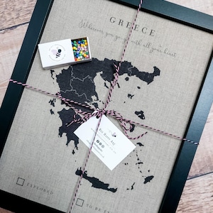"Griechische Inseln - Landkarte ""Griechische Inseln"" - Landkarte aus Baumwolle/Leinen | 100 Farbe Pins | Schwarz/Weiß Rahmen | Geschenk zum 2.Jahrestag für Mann oder Frau