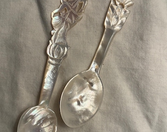 Juego de cucharas vintage de nácar / Cucharas de concha talladas a mano / Cubiertos con mango figurativo