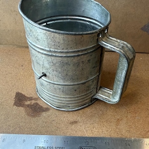 Vintage Bromwell's Bee Flour Sifter- Green Knob