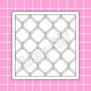 May include: A black and white geometric pattern with a grid-like design. The pattern is composed of interconnected, rounded diamond shapes. The image has the text "Nona Shi" in a cursive font. The background is a pink grid.