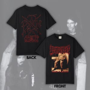 Puede incluir: Camisetas negras con diseños gráficos rojos. Una camiseta muestra el texto "DEVOURED" con una imagen de una persona. La otra camiseta muestra el texto "PTX" y "MOLESTING DECAPITATED".
