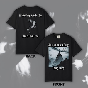 Puede incluir: Camisetas negras con texto e imágenes góticas. Una camiseta presenta el texto "Raising with the Battle-Orcs" en la espalda y una figura. La otra camiseta tiene "Summoning Lugburz" con una escena de montaña.