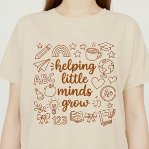 Helping Little Minds Grow SVG PNG – Coquette Teacher Name & Pencil Bow Design – Trendy Back to School and Teacher Appreciation Gift