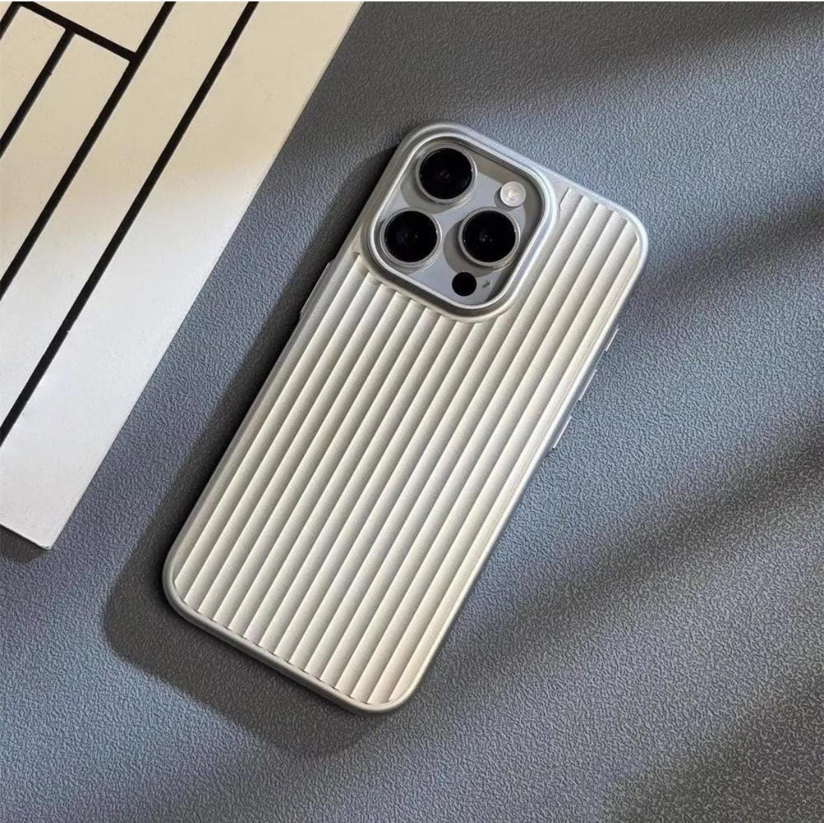 RIMOWA iPhone14pro ケース シルバー RIMOWA iPhone14pro ケース シルバー Rimowa Iphone Case