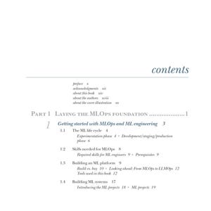 Op de afbeelding: Een pagina uit een boek met de inhoudsopgave, inclusief secties over MLOps en ML-engineering. De hoofdtitel is "DEEL 1: DE MLOPS FUNDAMENTEN LEGGEN". Subsecties behandelen onderwerpen als de ML-levenscyclus en het bouwen van ML-systemen.