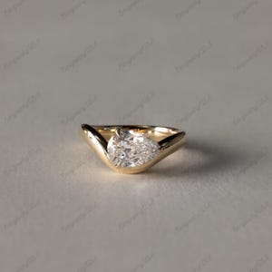 East West Pear Cut Moissanite Engagement Ring 14K Solid Gold Bypass Ring Unique Wedding Ring Pear Diamond Ring Curved Band Anniversary Rings