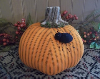 Sweet Primitive Pumpkin with Spider - Halloween/Fall Decoration