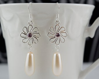 Off-white dangle earrings - Glass pearls - Silver-plated surgical steel hooks - Free shipping to Canada